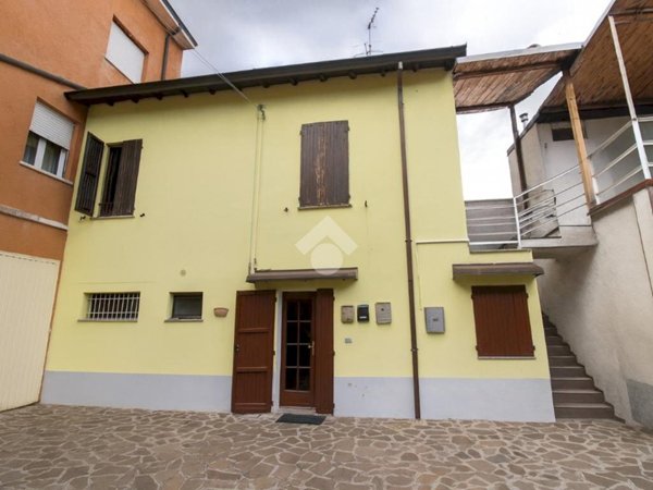 casa indipendente in vendita a Sassuolo in zona Centro Storico / San Giorgio