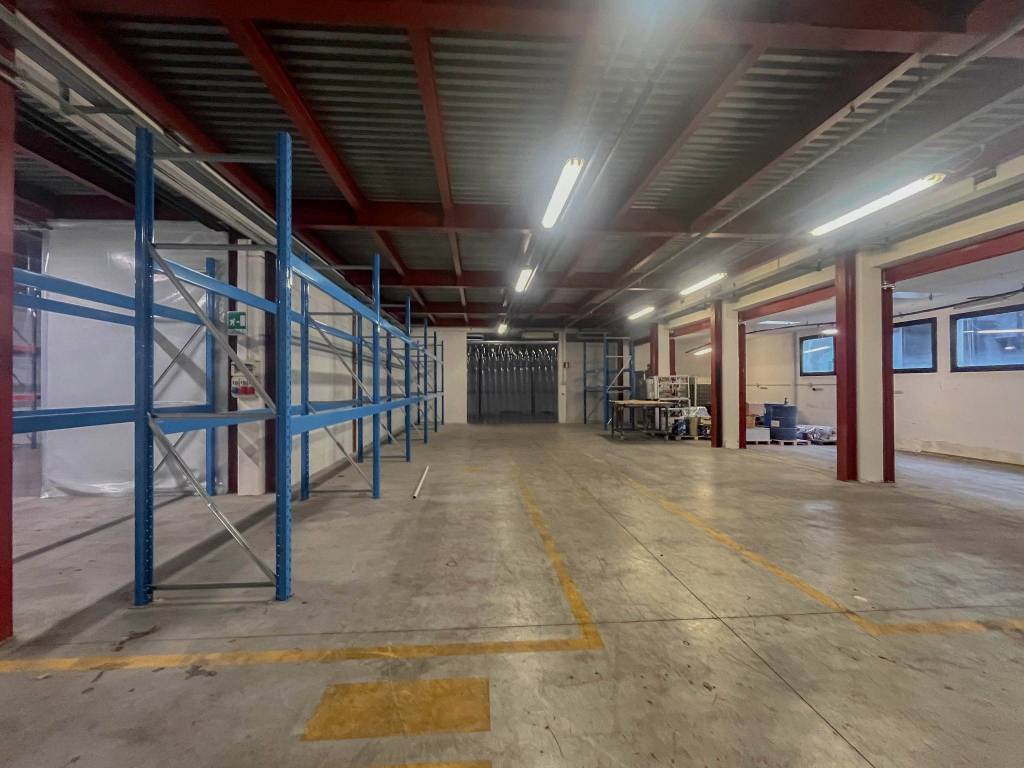 locale commerciale in vendita a Sassuolo