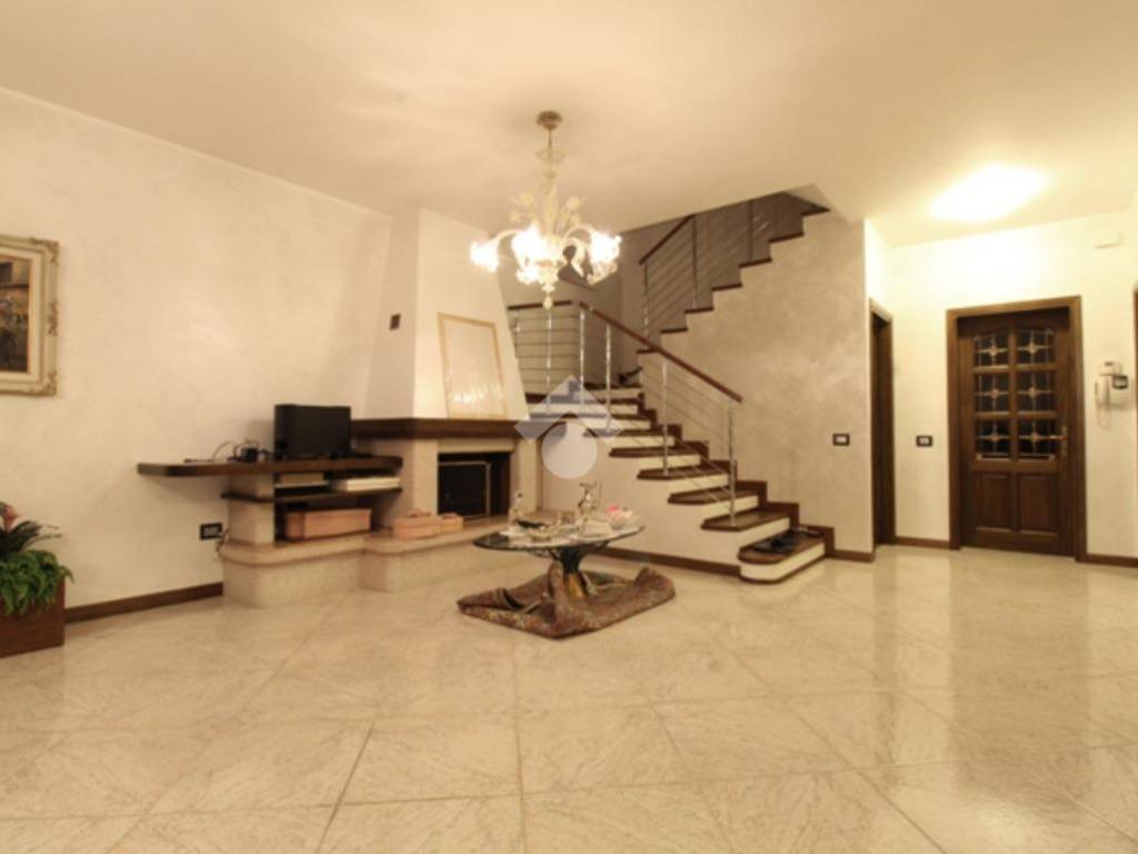 casa indipendente in vendita a Sassuolo in zona Centro Storico / San Giorgio