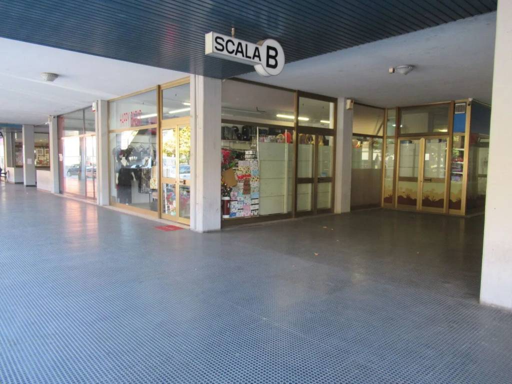 negozio in vendita a Sassuolo