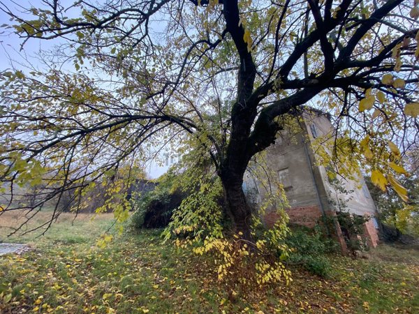 casale in vendita a Sassuolo in zona Montegibbio