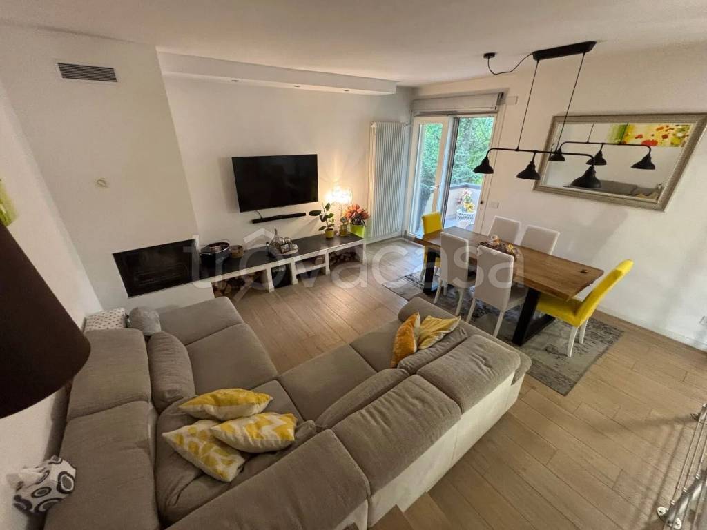 casa indipendente in vendita a Sassuolo in zona San Michele dei Mucchietti