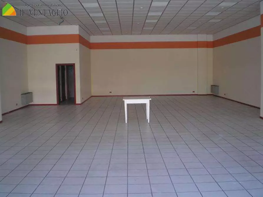 negozio in vendita a Sassuolo