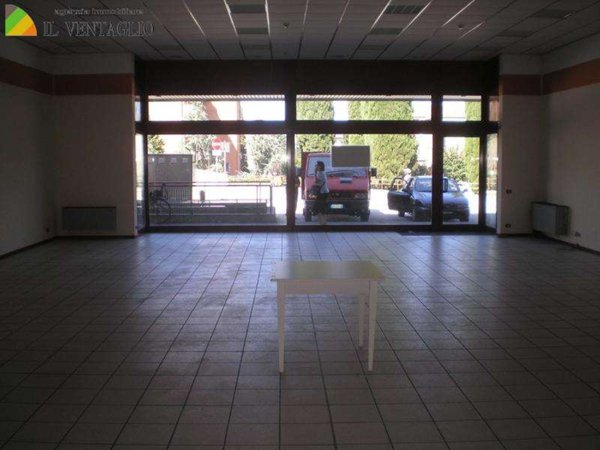 negozio in vendita a Sassuolo
