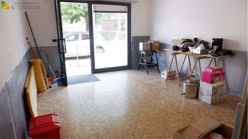 negozio in vendita a Sassuolo