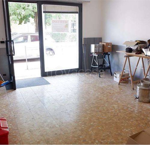 negozio in vendita a Sassuolo