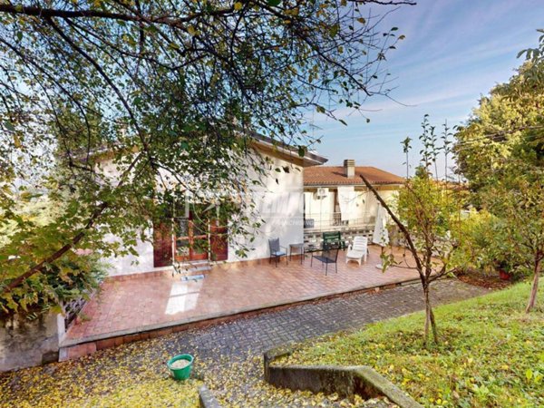 casa indipendente in vendita a Sassuolo in zona Montegibbio