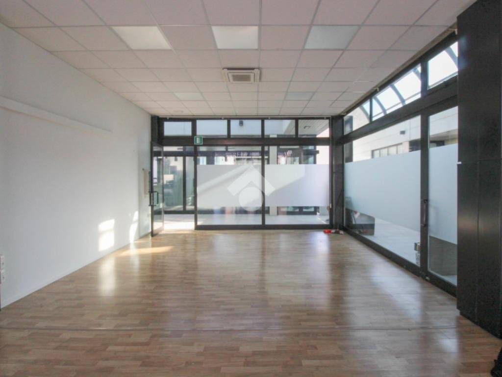 negozio in vendita a Sassuolo