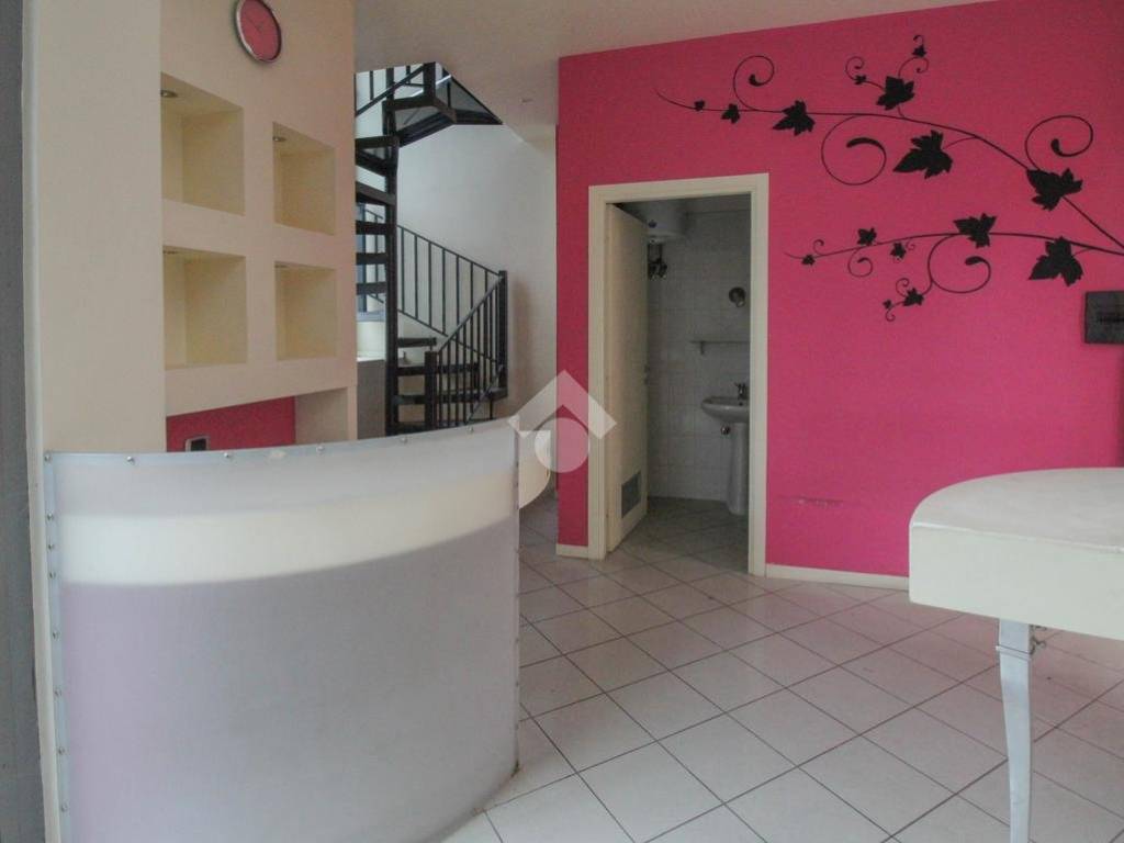 negozio in vendita a Sassuolo