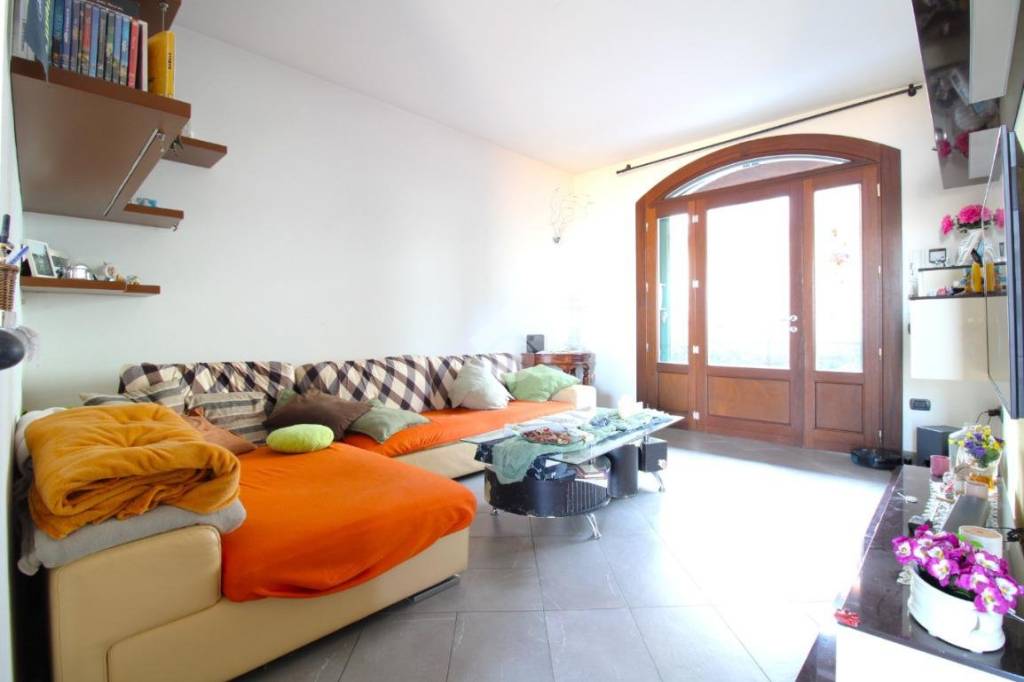 casa indipendente in vendita a Sassuolo in zona Montegibbio