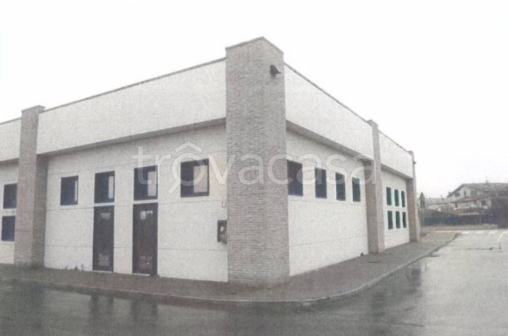 locale commerciale in vendita a Sassuolo