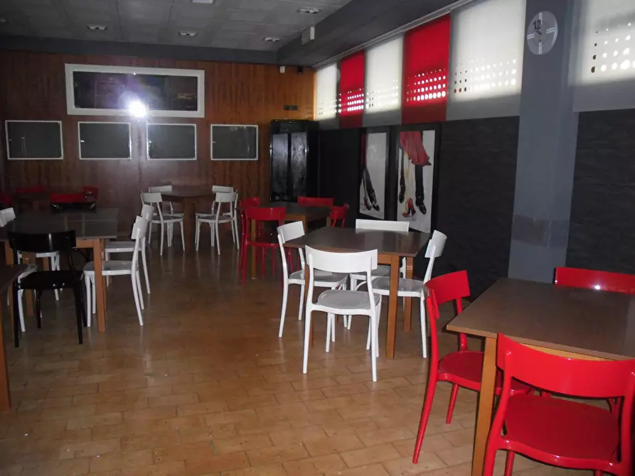 locale commerciale in vendita a Sassuolo