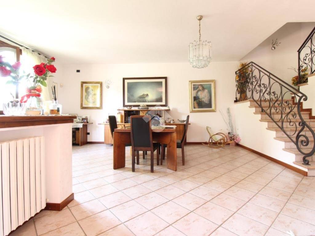 casa indipendente in vendita a Sassuolo