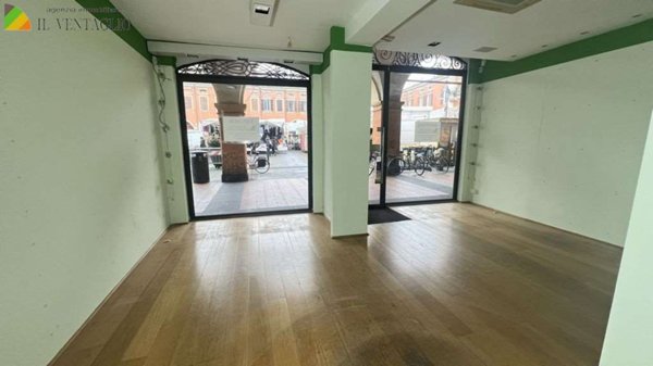 negozio in vendita a Sassuolo in zona Centro Storico / San Giorgio