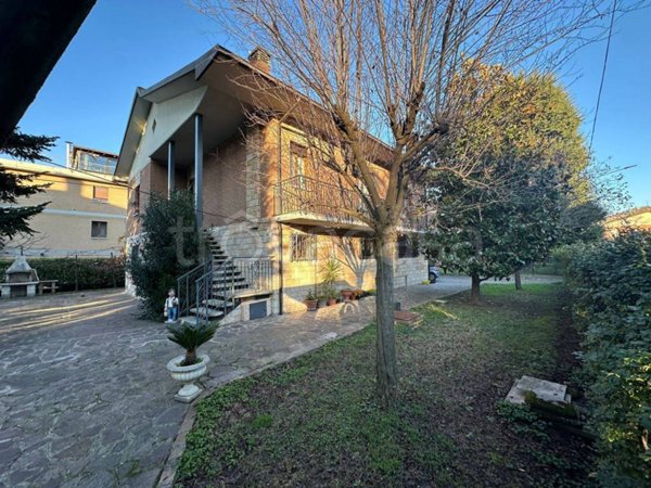 casa indipendente in vendita a Sassuolo in zona Centro Storico / San Giorgio