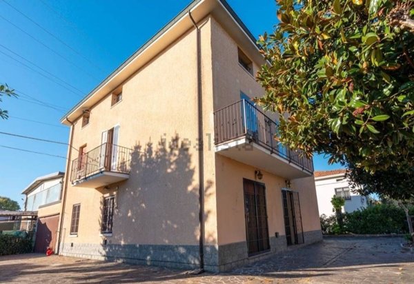 casa indipendente in vendita a Sassuolo in zona Centro Storico / San Giorgio