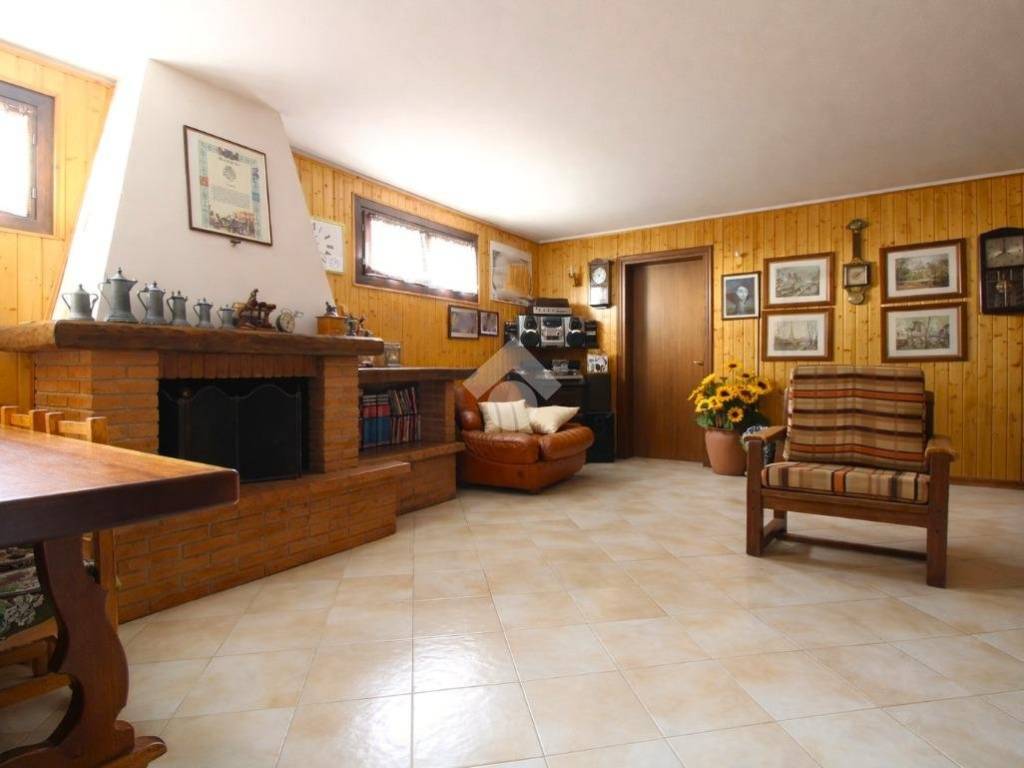 casa indipendente in vendita a Sassuolo in zona Centro Storico / San Giorgio