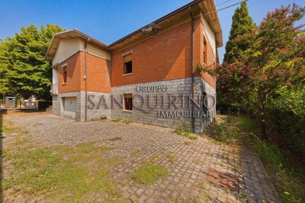 casa indipendente in vendita a Sassuolo in zona Centro Storico / San Giorgio