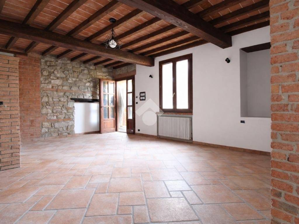 casa indipendente in vendita a Sassuolo in zona Montegibbio