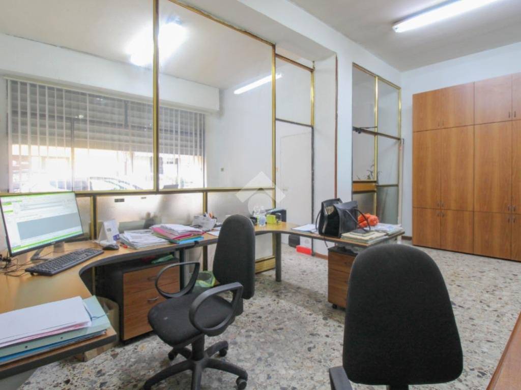 locale commerciale in vendita a Sassuolo