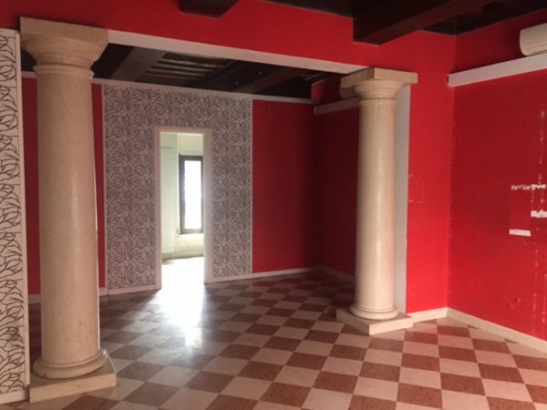 negozio in vendita a Sassuolo