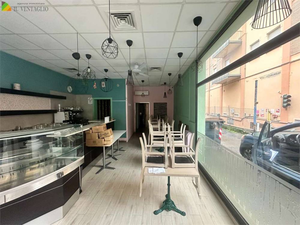 negozio in vendita a Sassuolo in zona Centro Storico / San Giorgio