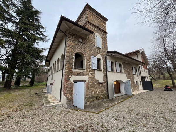 casa indipendente in vendita a Sassuolo in zona San Michele dei Mucchietti