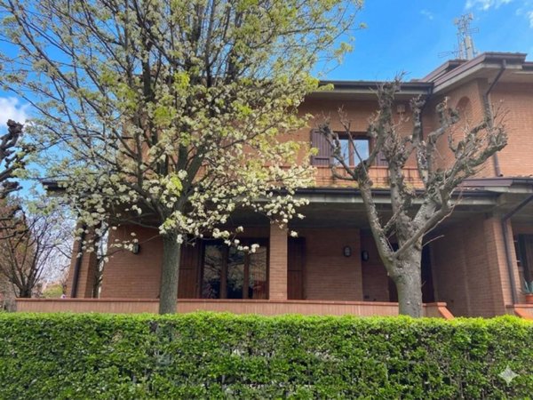 casa indipendente in vendita a Sassuolo in zona Centro Storico / San Giorgio