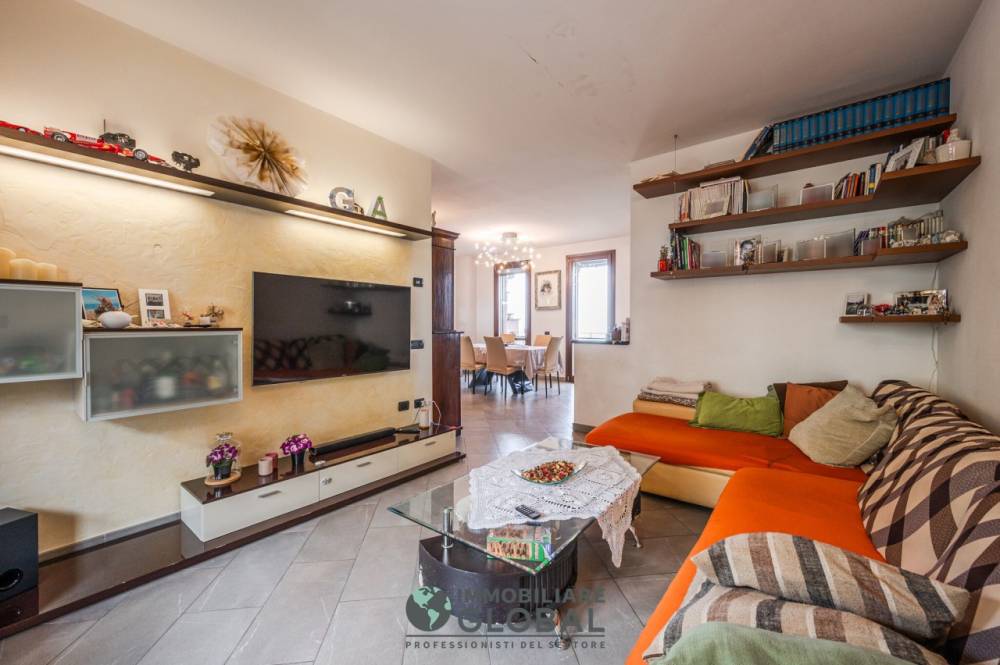 casa indipendente in vendita a Sassuolo in zona Montegibbio