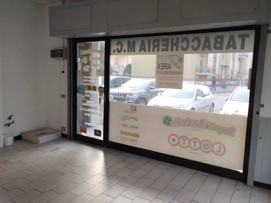 negozio in vendita a Sassuolo in zona Centro Storico / San Giorgio