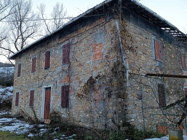 casa indipendente in vendita a Sassuolo in zona Montegibbio