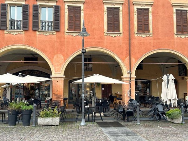 negozio in vendita a Sassuolo in zona Centro Storico / San Giorgio