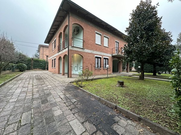 casa indipendente in vendita a Sassuolo in zona Centro Storico / San Giorgio