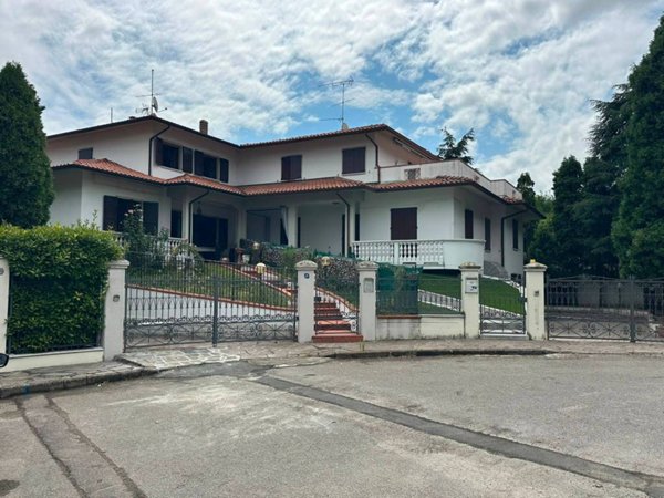 casa indipendente in vendita a Sassuolo in zona Centro Storico / San Giorgio