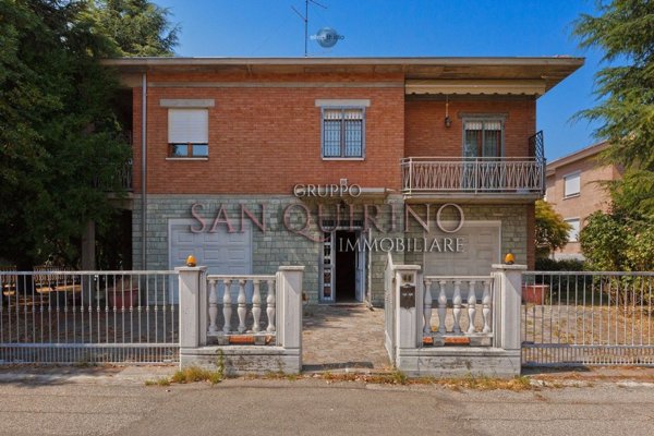 casa indipendente in vendita a Sassuolo in zona Centro Storico / San Giorgio