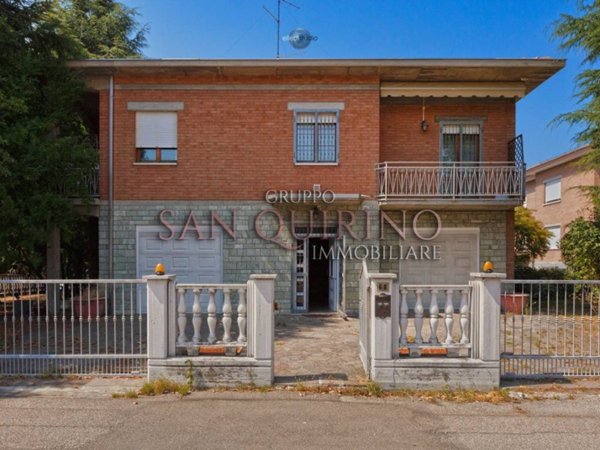 casa indipendente in vendita a Sassuolo in zona Centro Storico / San Giorgio