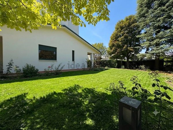 casa indipendente in vendita a Sassuolo in zona Centro Storico / San Giorgio