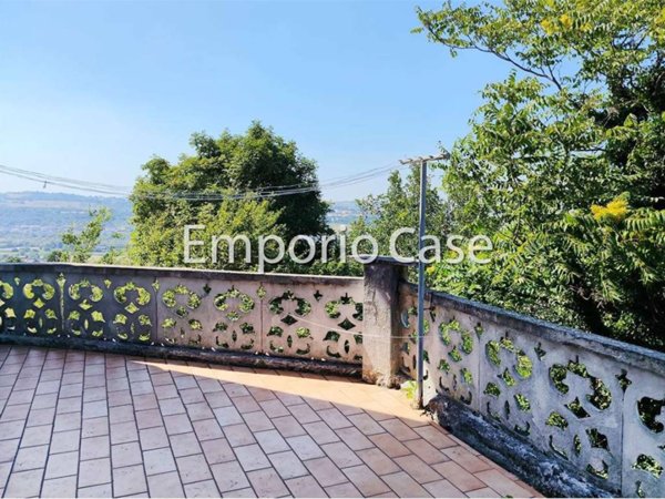 casa indipendente in vendita a Sassuolo in zona Montegibbio