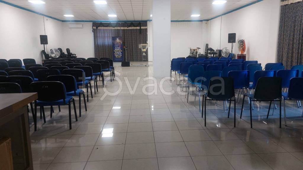 locale commerciale in vendita a Sassuolo