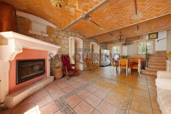 casa indipendente in vendita a Sassuolo in zona Montegibbio