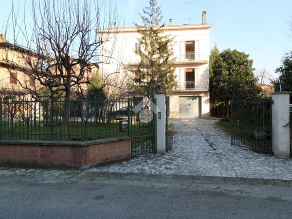 casa indipendente in vendita a Sassuolo in zona Centro Storico / San Giorgio
