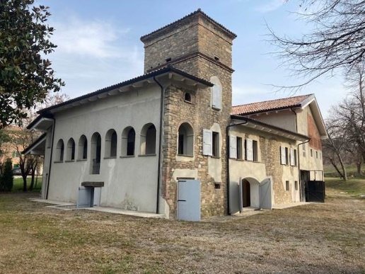 casa indipendente in vendita a Sassuolo in zona Montegibbio