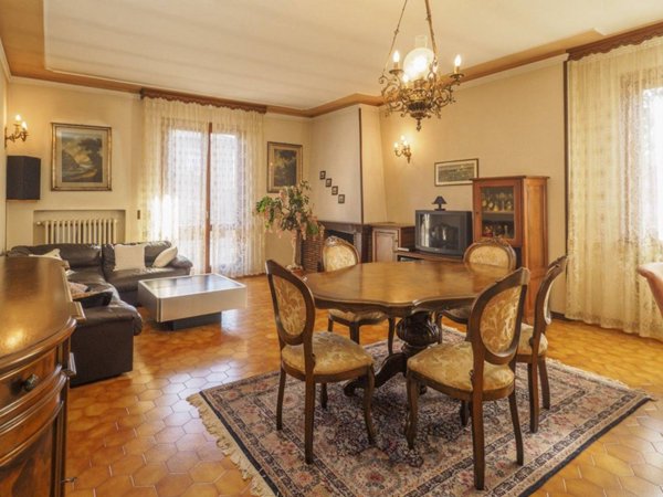 casa indipendente in vendita a Sassuolo in zona Centro Storico / San Giorgio