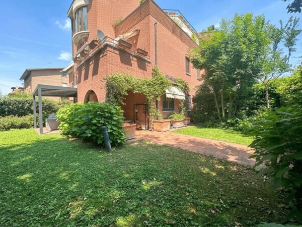 casa indipendente in vendita a Sassuolo in zona Salvarola Terme