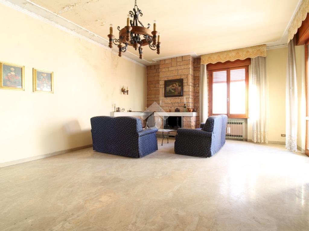 casa indipendente in vendita a Sassuolo in zona Centro Storico / San Giorgio