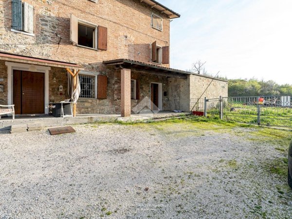 casa indipendente in vendita a Savignano sul Panaro in zona Garofano
