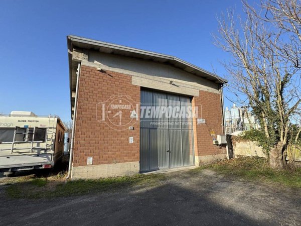 locale commerciale in vendita a Savignano sul Panaro in zona Formica
