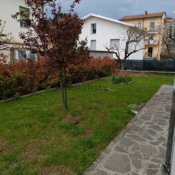 casa indipendente in vendita a Savignano sul Panaro in zona Formica