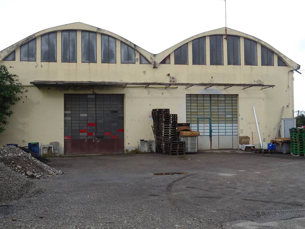 locale commerciale in vendita a Savignano sul Panaro