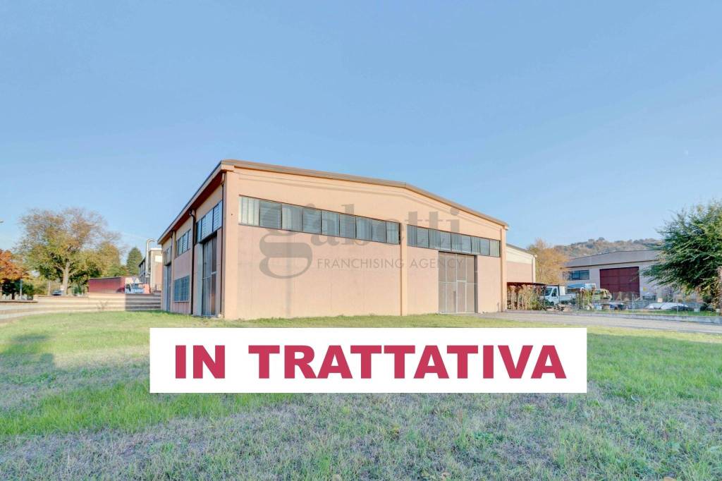 locale commerciale in vendita a Savignano sul Panaro in zona Garofano